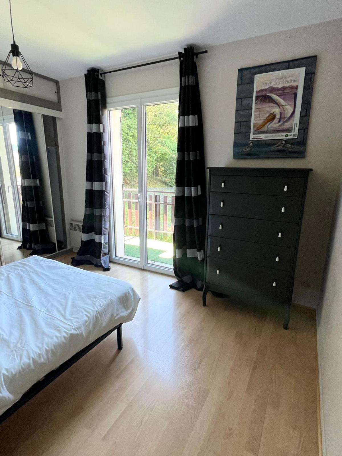 Maison Entre Lacs Et Forets Montreal La Cluse Екстер'єр фото